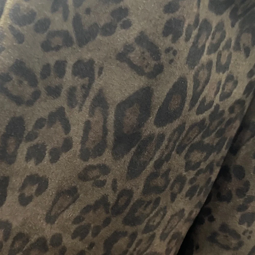 Zara Women’s‎ Faux Suede Leopard Print Pants